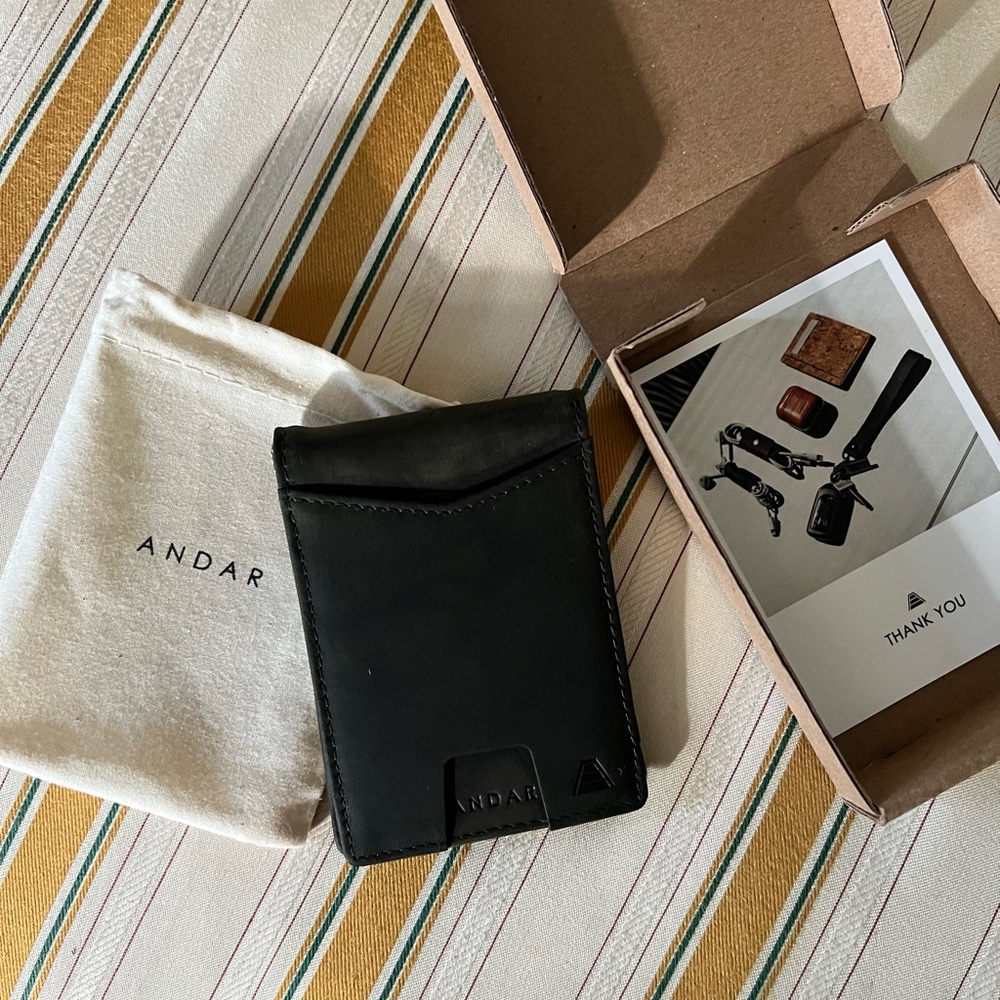 Andar Black Leather Slim Card Wallet